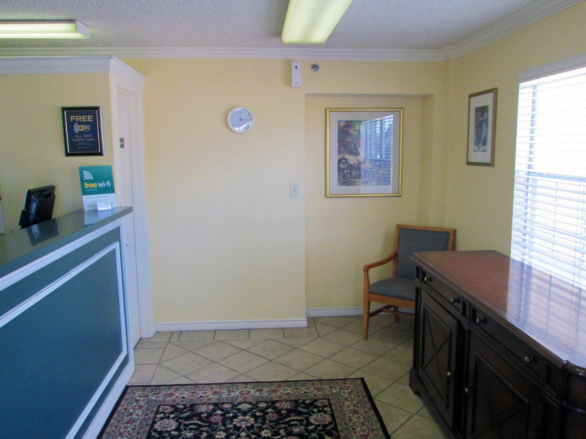 Hometowne Studios By Red Roof Dallas - North Addison - Tollway Ngoại thất bức ảnh