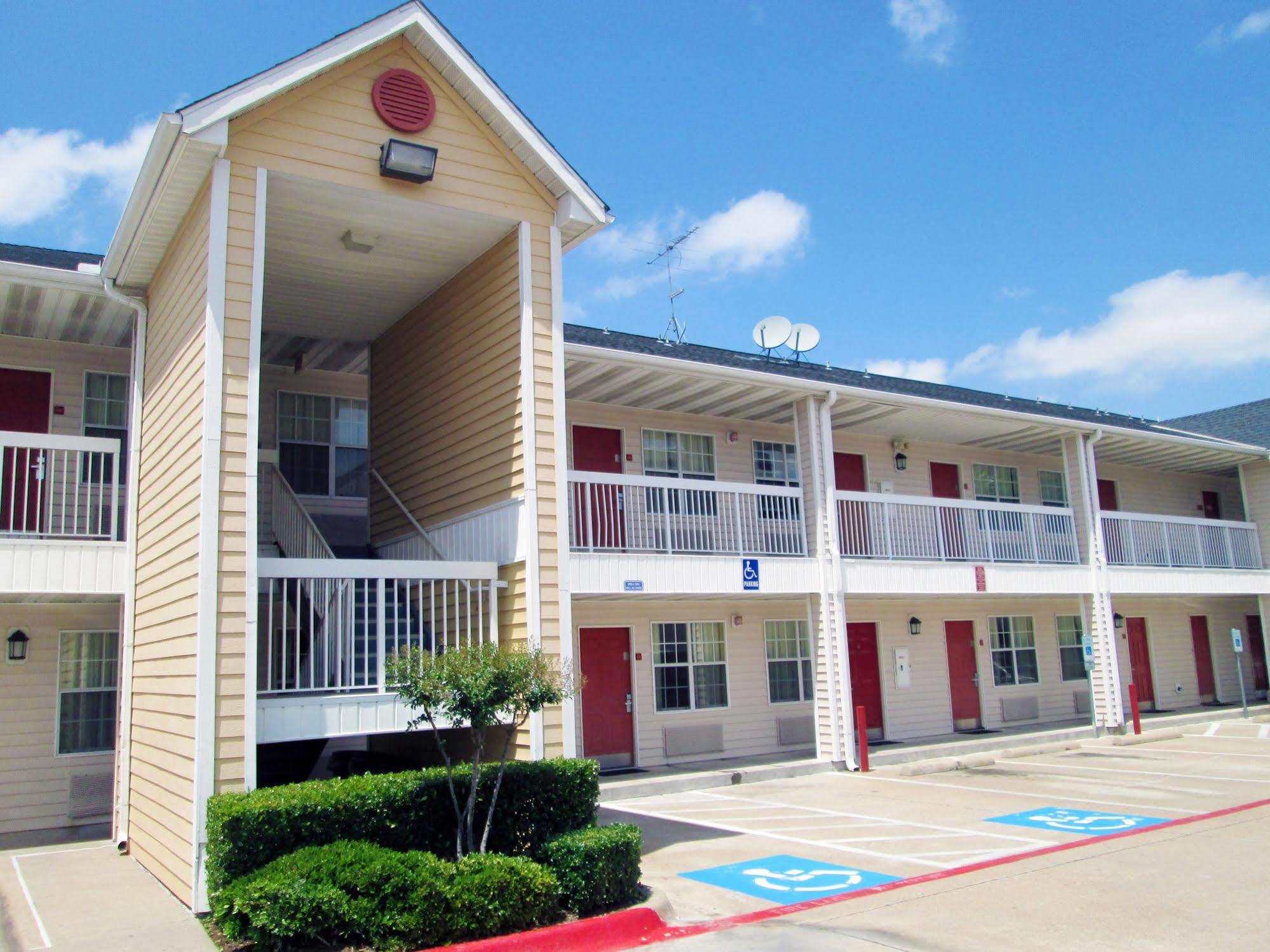 Hometowne Studios By Red Roof Dallas - North Addison - Tollway Ngoại thất bức ảnh